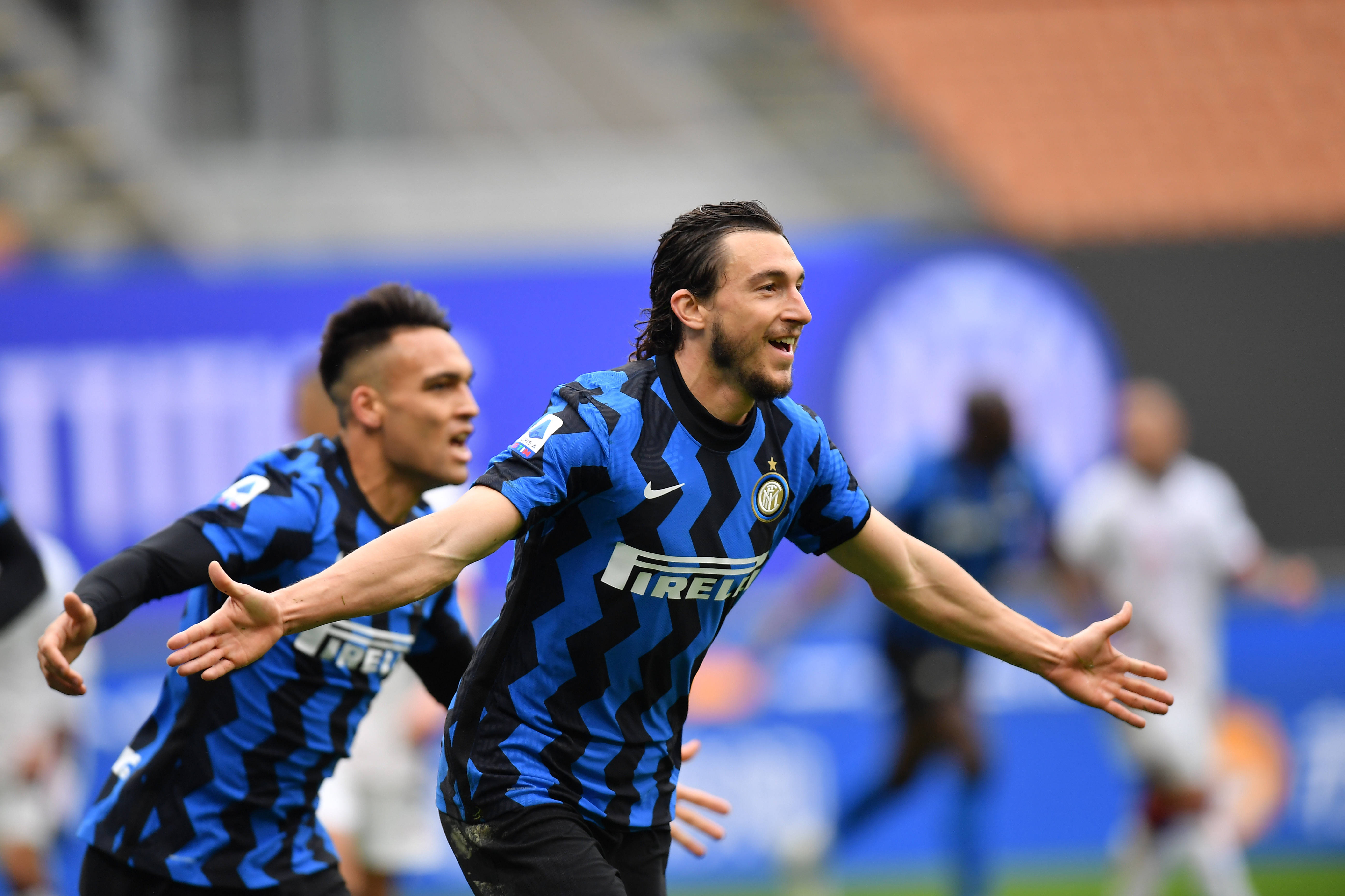 西甲：皇马客场2-2战平比利亚雷亚尔（西甲：皇马做客与比利亚雷亚尔2-2握手言和）