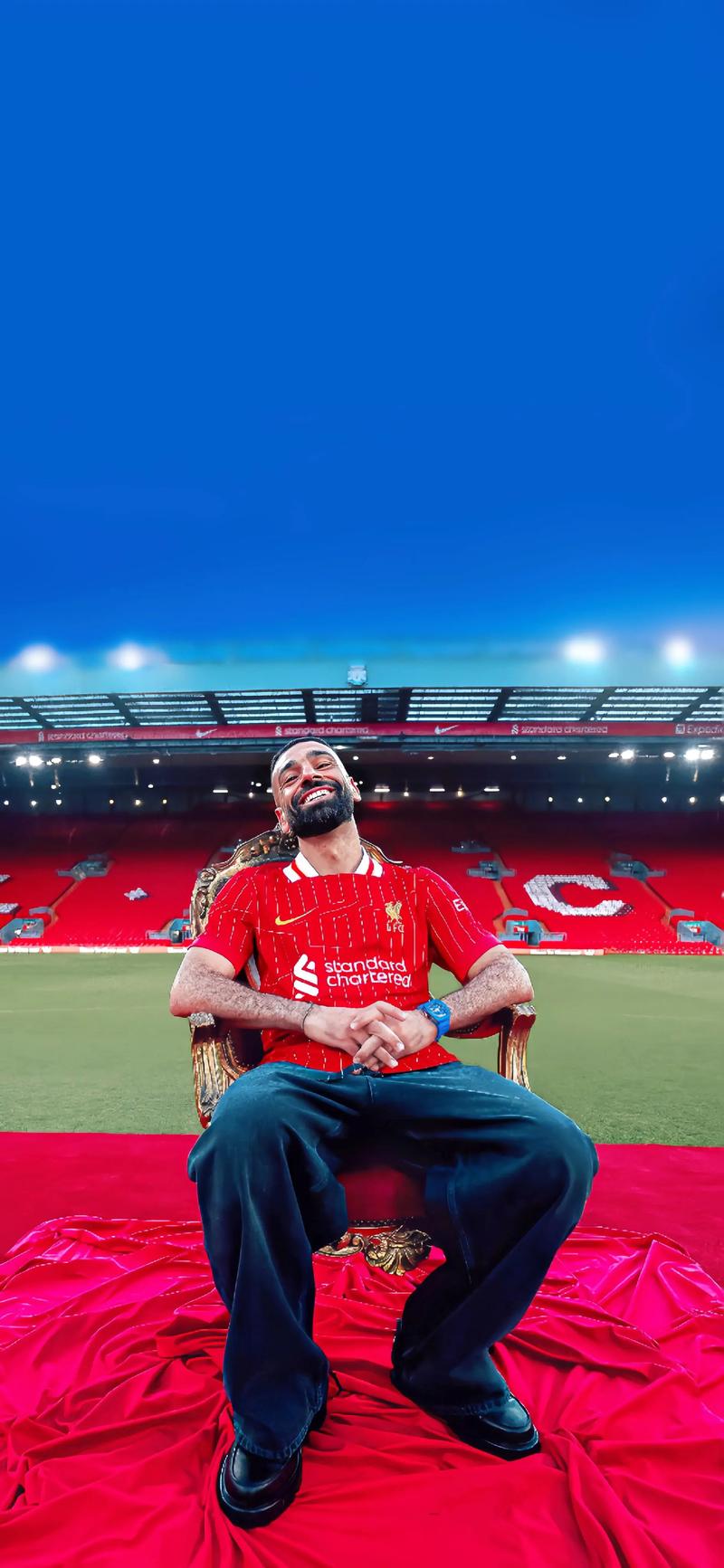 邓涵文因经济保障和新东家前景决定离开武汉三镇，加盟云南玉昆，成为球队核心球员。