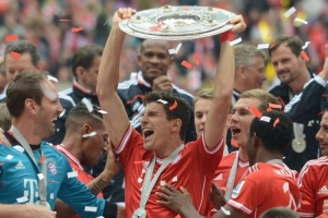 埃迪·豪：球队没有足够球员进行轮换，欧冠目标是晋级淘汰赛（埃迪·豪：人手短缺难轮换，欧冠志在晋级淘汰赛）