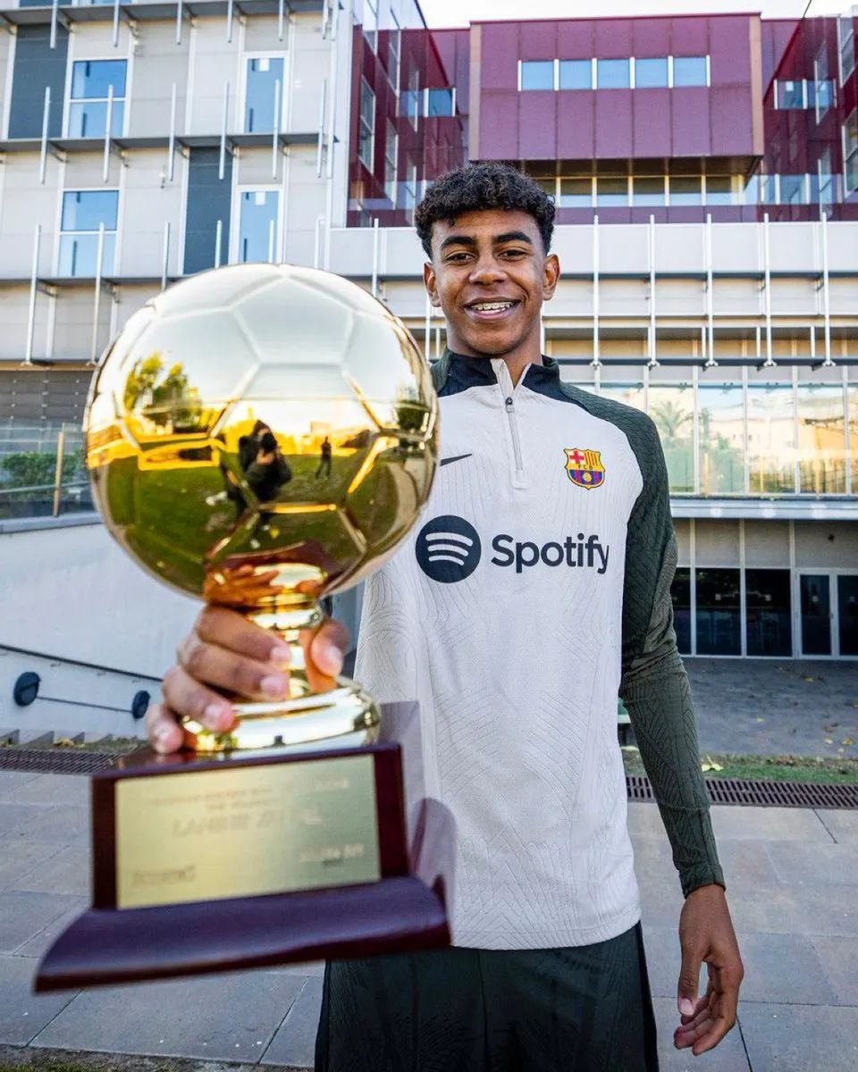 有前科！图雷上轮联赛蹬踏直红葬送好局，今日非洲杯遗憾飞点（曾有前科！图雷上轮联赛蹬踏直红断送优势，今夜非洲杯点球遗憾失手）