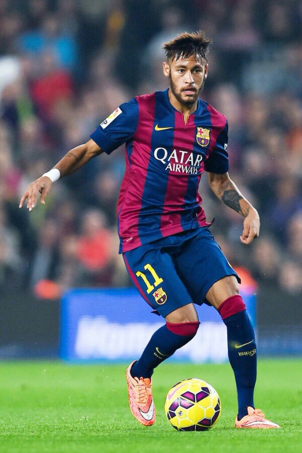 法媒：巴黎要求球员降低工资增加绩效部分，登贝莱续约恐遇阻（法媒称巴黎拟下调基本薪资、加大奖金考核力度，登贝莱续约恐生变）