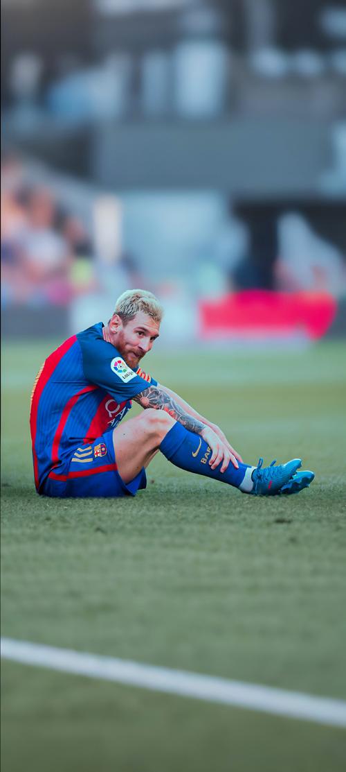 巴萨中场控制力回升（巴萨重拾中场掌控）