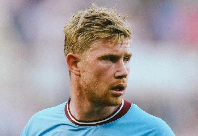 TA：曼城冬窗大概率召回埃切韦里，不排除留队的可能性（TA：曼城冬窗极可能召回埃切韦里，亦不排除其留队的可能）