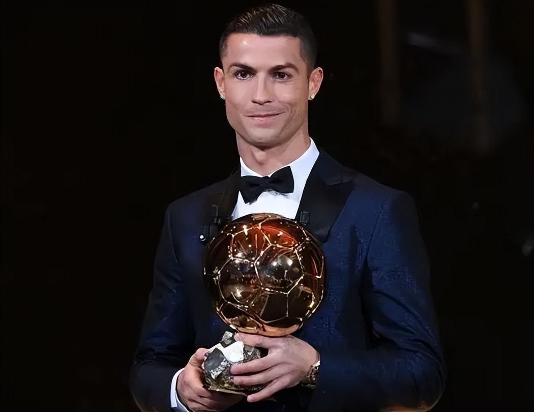 卡拉格：我认为萨拉赫的行为是耻辱，这是和经纪人精心安排的（卡拉格怒斥萨拉赫：其行为可耻，系与经纪人精心策划）