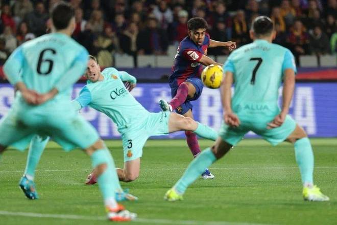 巴萨客战瓜达拉哈拉首发：特尔施特根首发，亚马尔、拉师傅在列（巴萨客战瓜达拉哈拉首发出炉：特尔施特根先发，亚马尔、拉师傅同列）